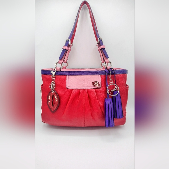 Coach East West Gallery Pleated Leather shoulder bag w/ Lips & Ru Paul charms - Picture 3 of 17
